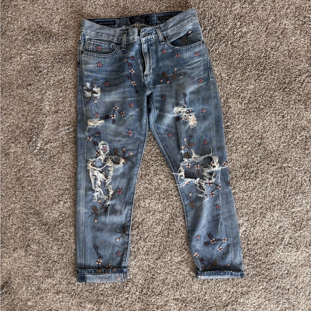 LUCKY Distressed Embroidered Jeans 3/4